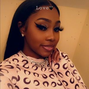 Meet your Posher, Rhea